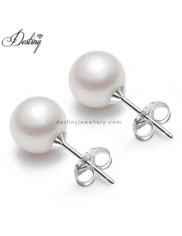 Classic Pearl Earrings